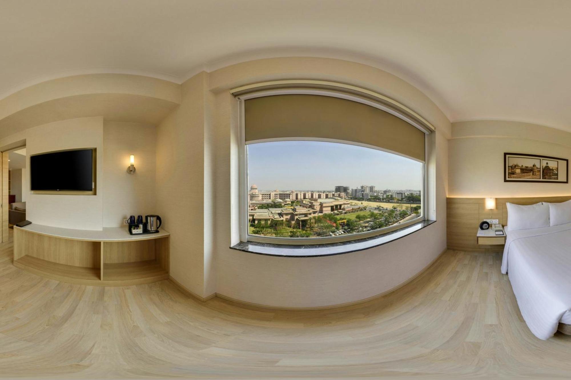 Fairfield By Marriott Lucknow Hotel Exterior foto